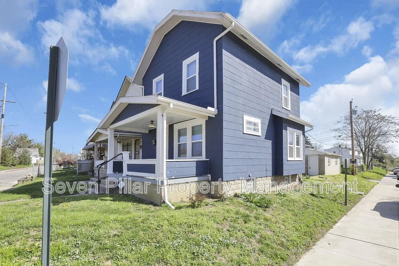 Columbus House: 522 Ryan Ave