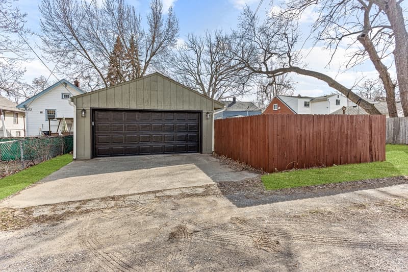 Royal Oak House: 214 West Twelve Mile Road