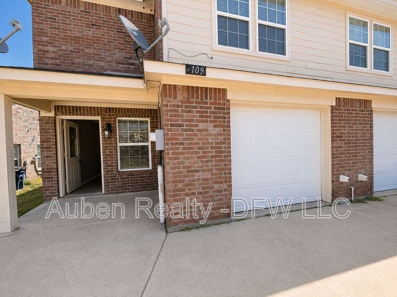 Princeton House: 1109 Parkway Trail