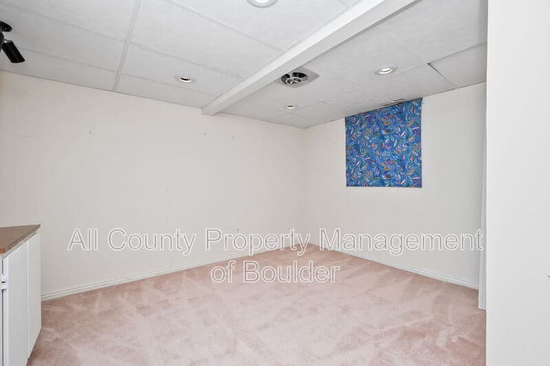 Boulder House: 4453 Pali Way