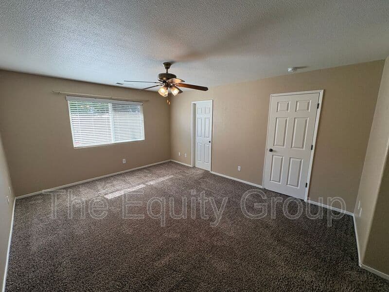 Visalia House: 2967 West Jerome Ave