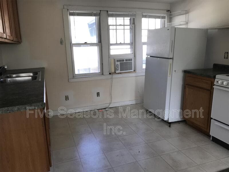 Burlington Condo: 4 Loomis St - 12