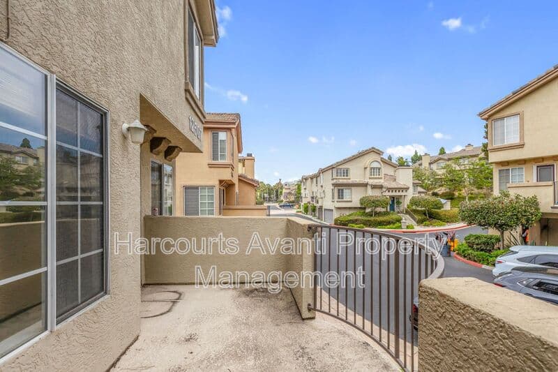 San Diego Condo: 12507 El Camino Real