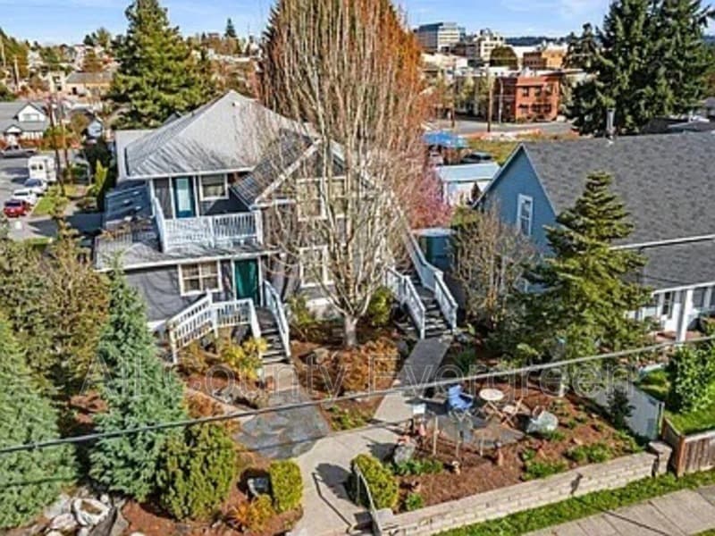 Bremerton Apartment: 828 Broadway Ave