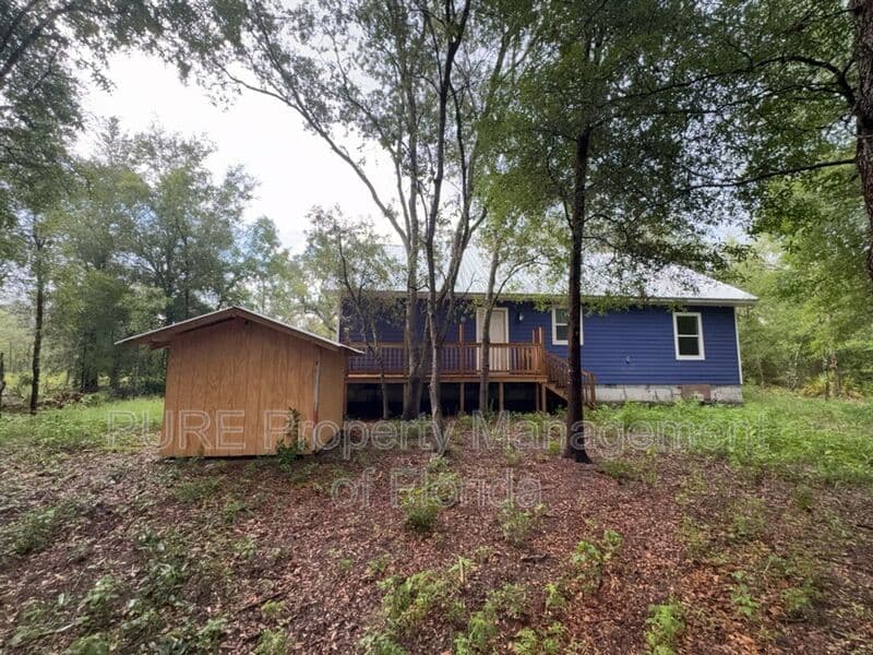 Williston House: 11330 NE 66th Lane