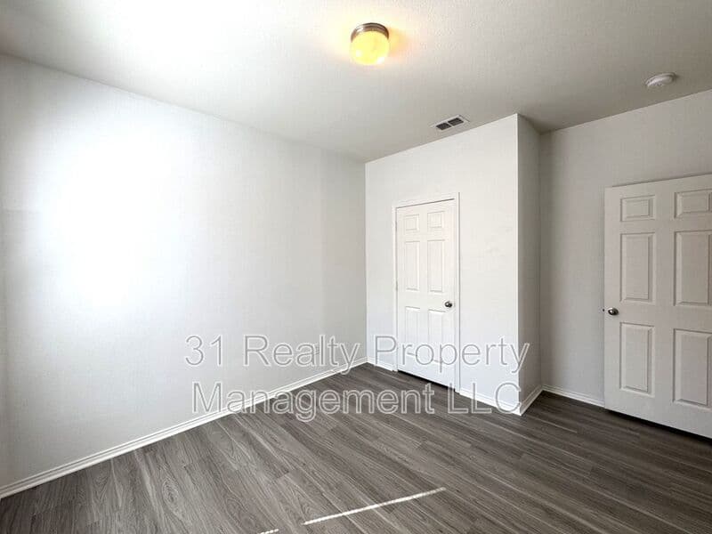 Fort Worth House: 2340 Senepol Way