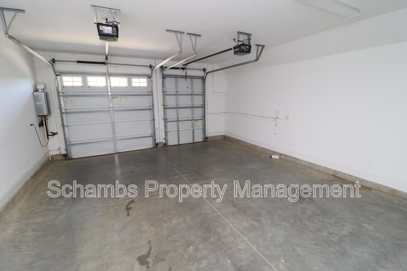 Apex House: 903 Shoofly Path
