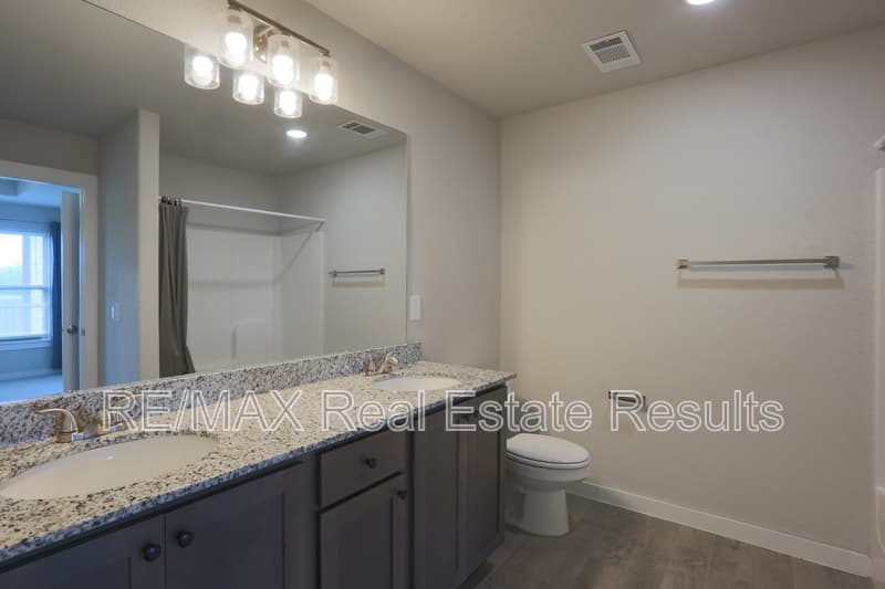 Centerton Condo: 480 Rama St
