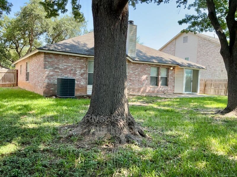 Cedar Park House: 1614 Paper Moon Dr