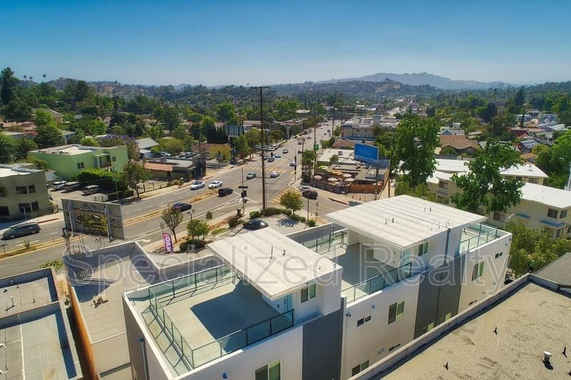 Los Angeles Townhome: 1406 Eagle Vista Drive