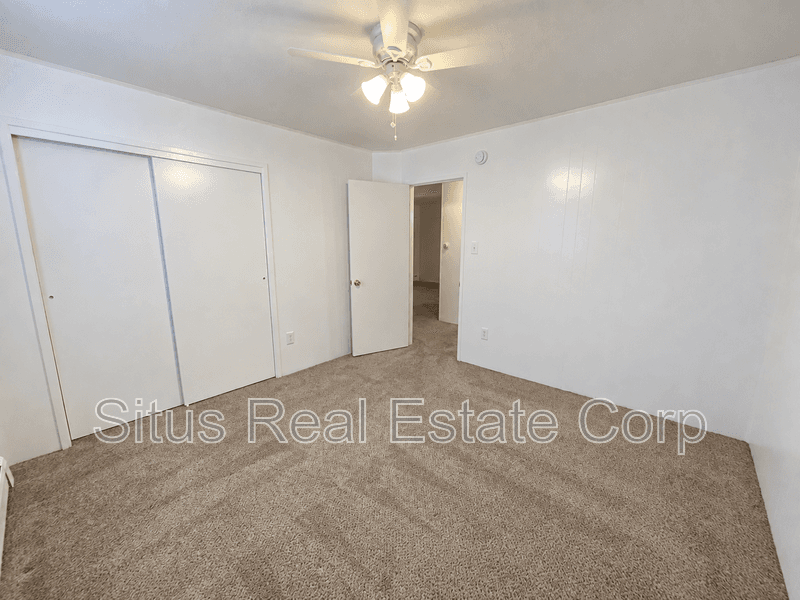Lakewood House: 1320 Zephyr St.