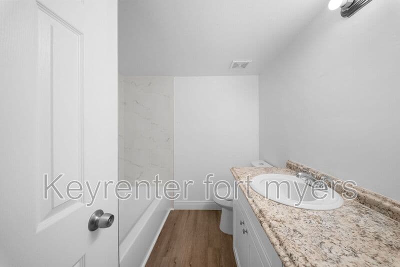 Fort Myers House: 11370 SUMMERWINDS CT