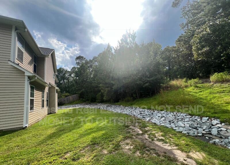 Fayetteville House: 6426 Burnside Place