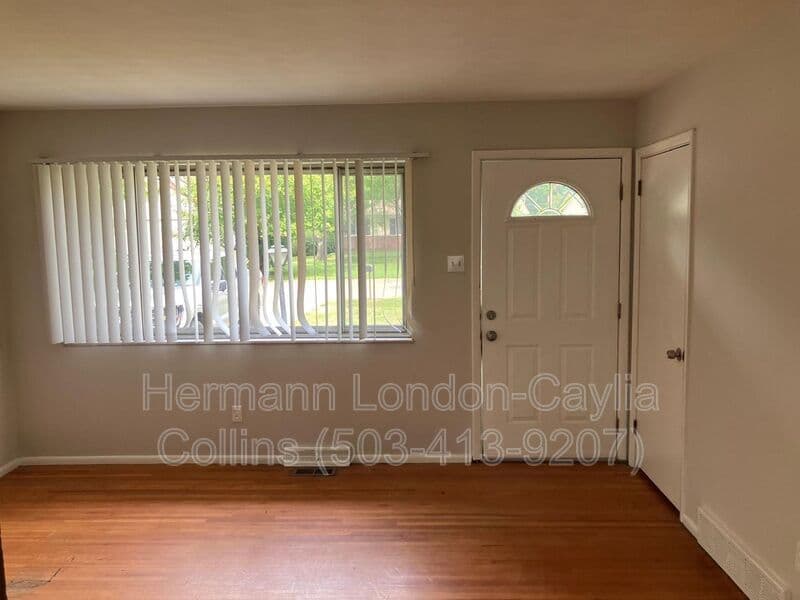 Saint Louis House: 9609 Dromore Court