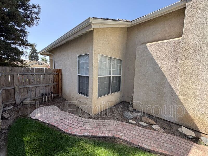 Visalia House: 5730 West Monte Verde Ct