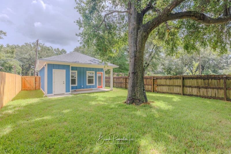 Pensacola House: 8391 Kipling St