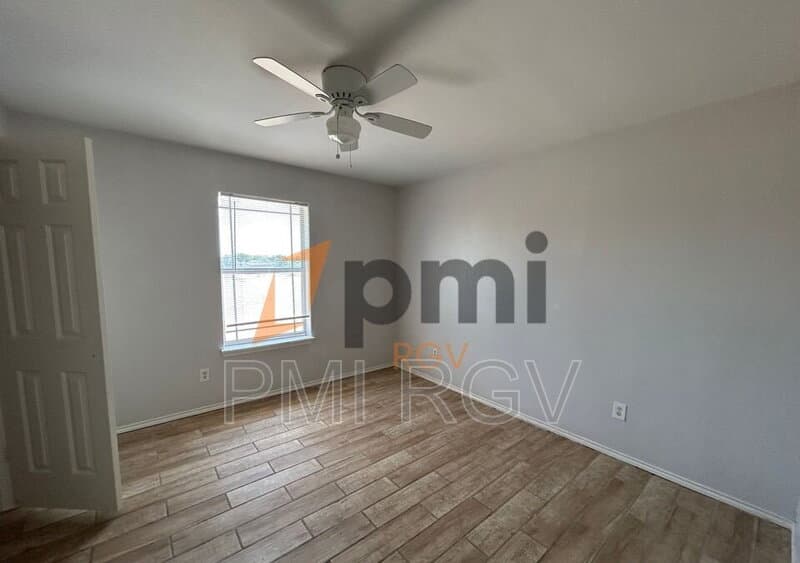 Mission Condo: 2017 Graham Ave
