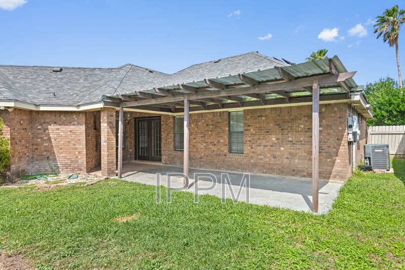 Brownsville House: 5233 ClearView