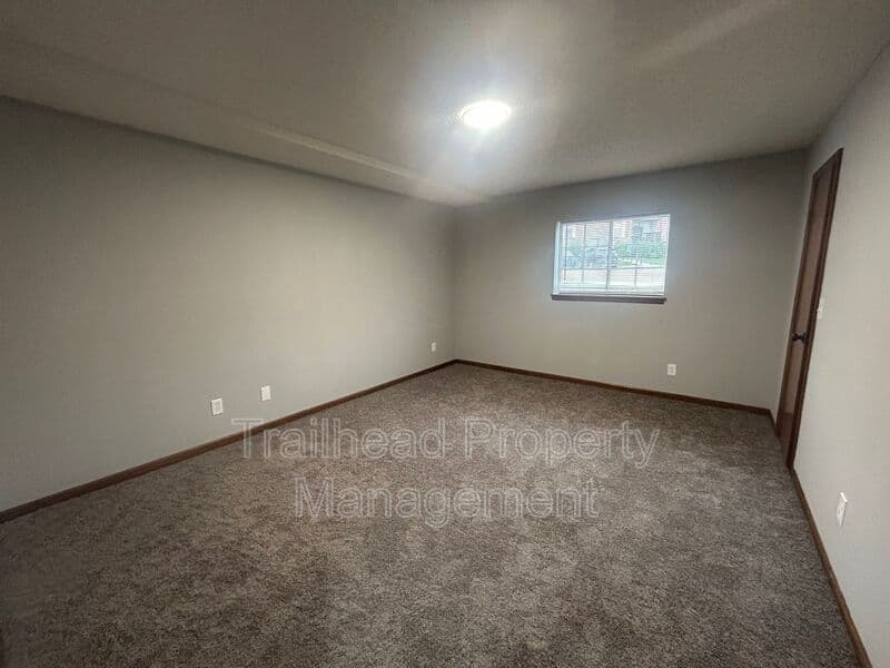 Blue Springs House: 3407 NW Duncan Rd