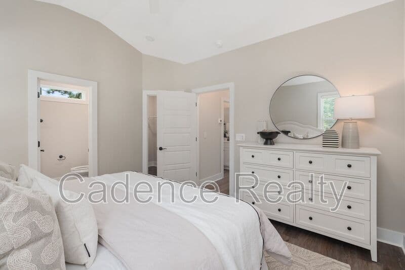 Wilmington House: 1747 Perimeter Loop