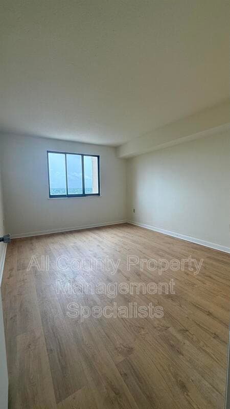 Columbia Condo: 1825 Saint Julian Pl