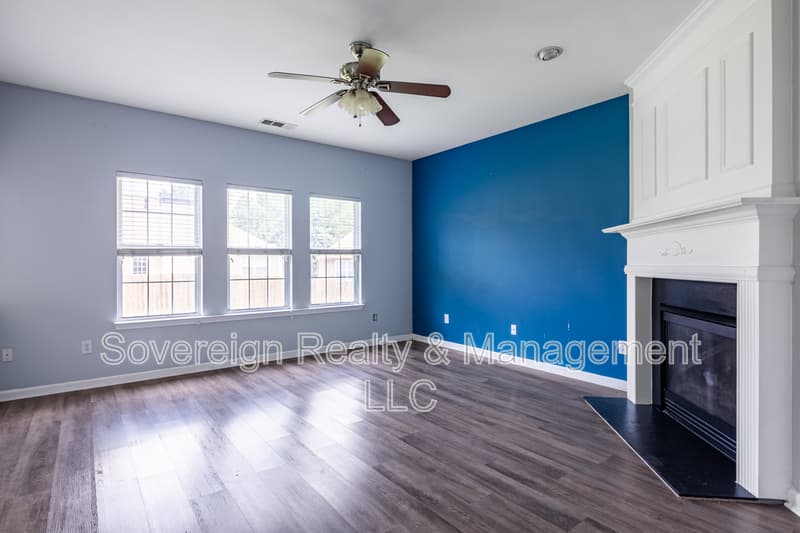Lithia Springs House: 7702 Parkside Dr