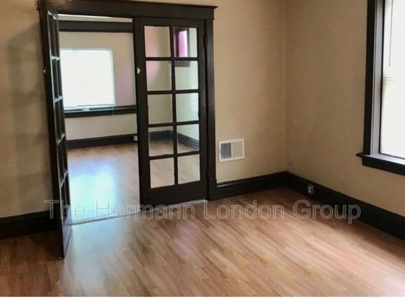 Saint Louis Condo: 4242 Dewey Ave
