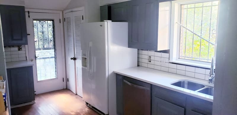 Monroe Condo: Bedroom in Mid Century Mini Mansion - All Utilities & Wif Included  - Pool