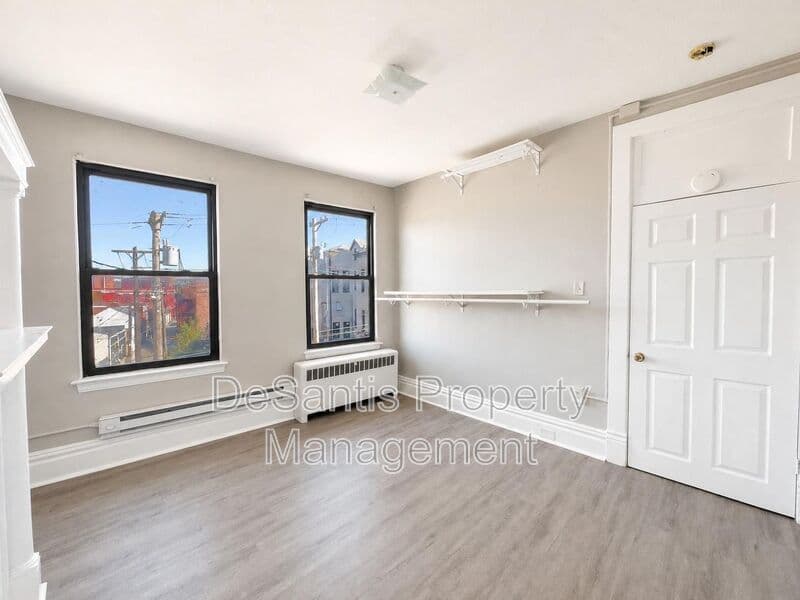 Homestead Condo: 810 Amity Street