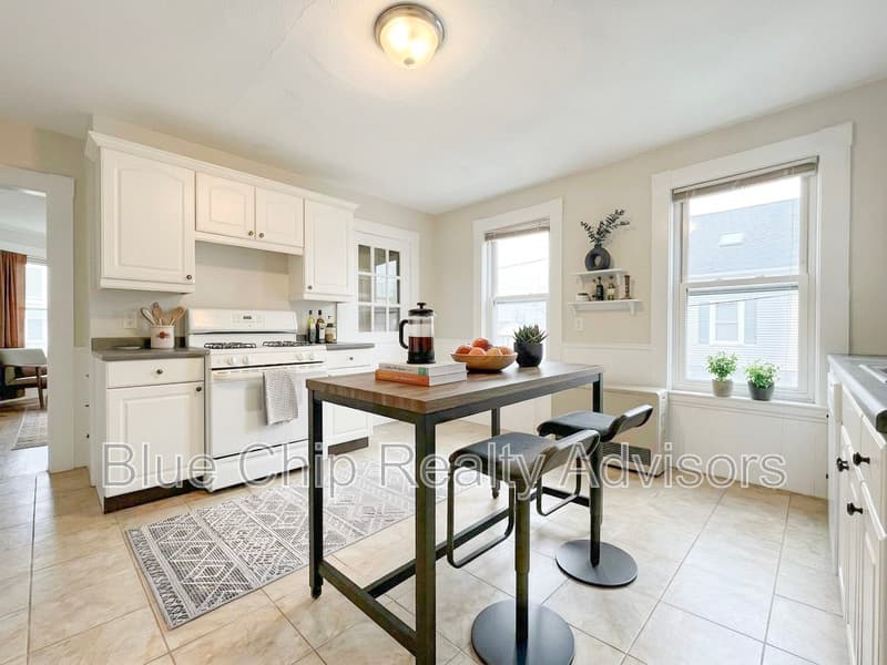 Gloucester Condo: 23 Taylor St