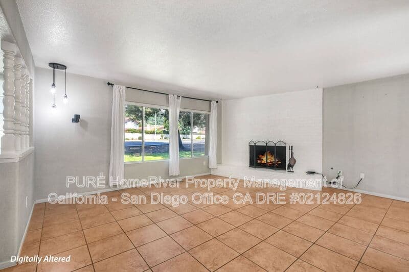 Escondido House: 2135 E El Norte Pkwy