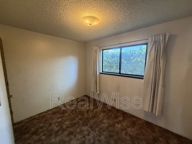 Grants Pass Condo: 832 NE D St