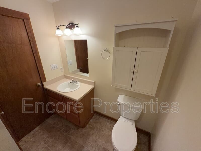 Knightdale House: 1125 Bermuda Run