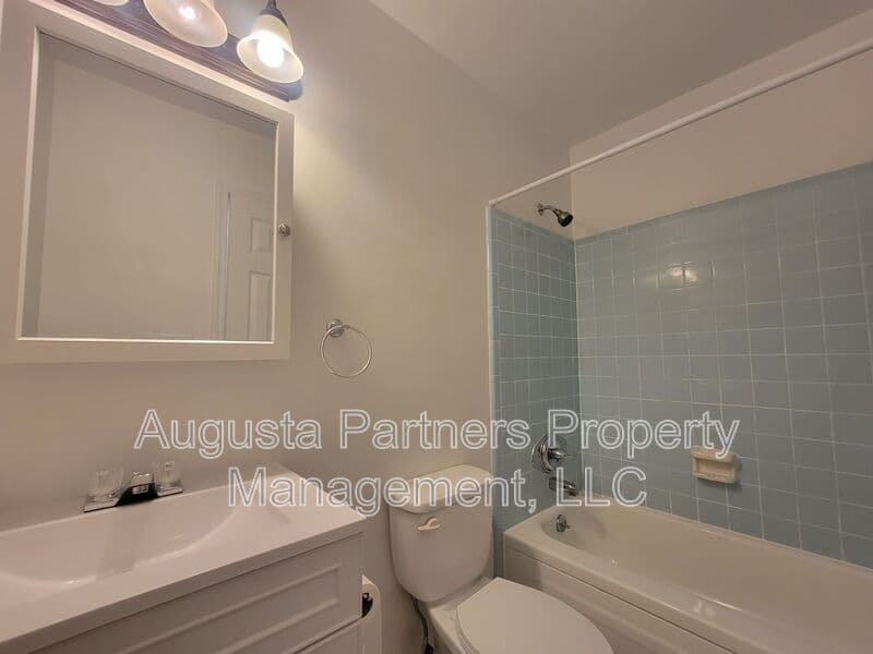 Augusta House: 2965 Meadowbrook Drive