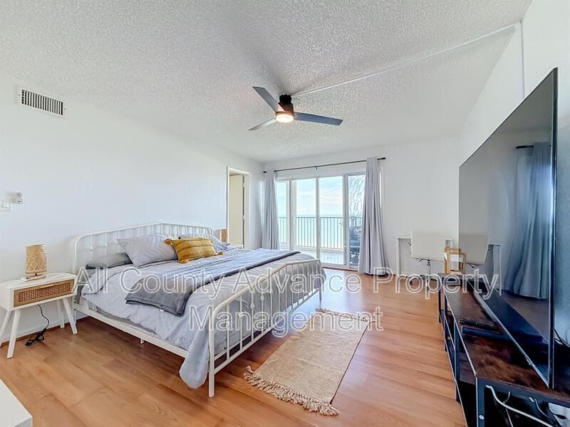 Unit 2007
Clearwater House: 1230 Gulf Blvd