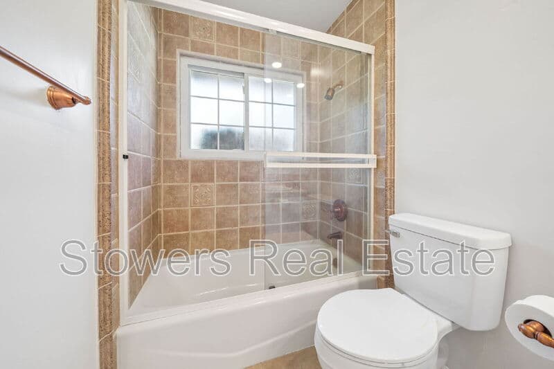 Danville House: 132 Glen Ct