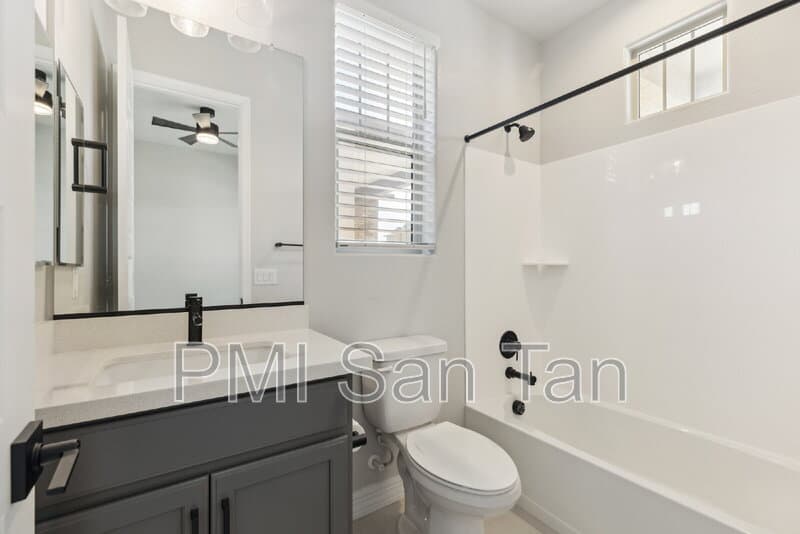 Queen Creek House: 20598 East Avenida Del Valle Court