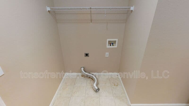 Lyman House: 226 Heatherbrook Drive