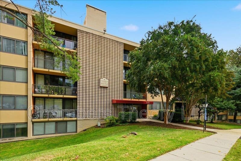 Alexandria Condo: 8 S Van Dorn St