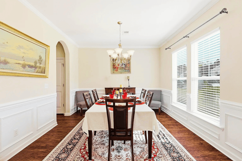 Savannah House: 225 Willow Point Cir