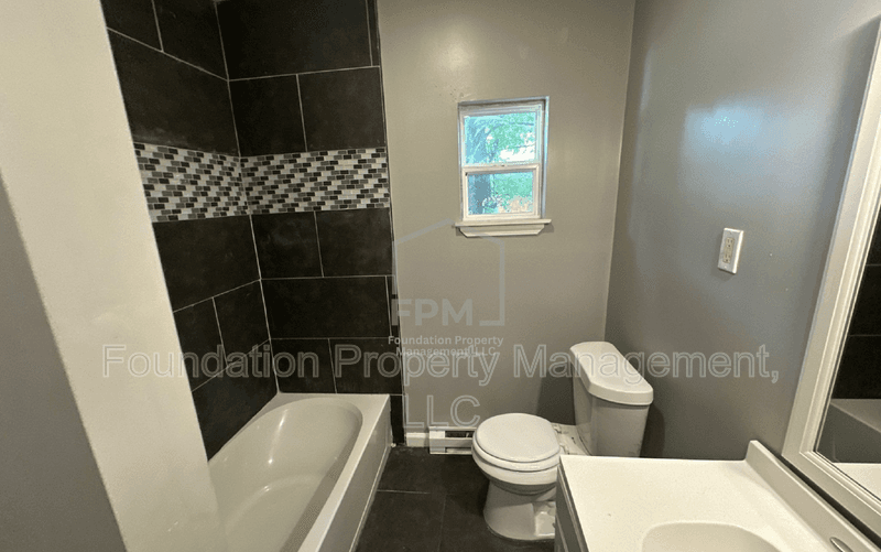Memphis House: 1362 East Trigg Avenue