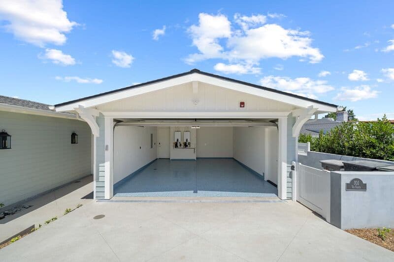 Redondo Beach House: 101 Via Colusa