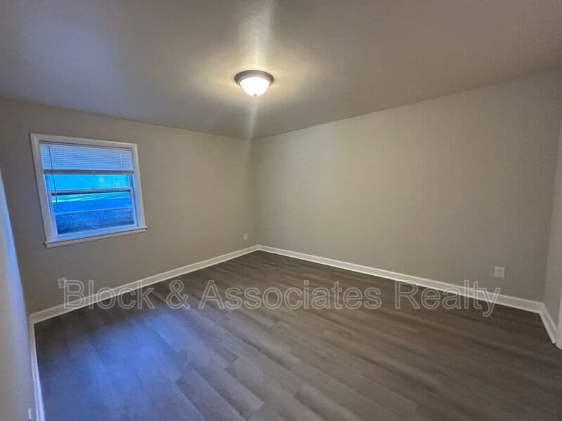 Kernersville Condo: 834 Graves St.