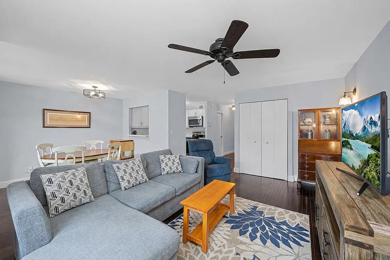 brooklyn Condo: 9985 Shore Rd