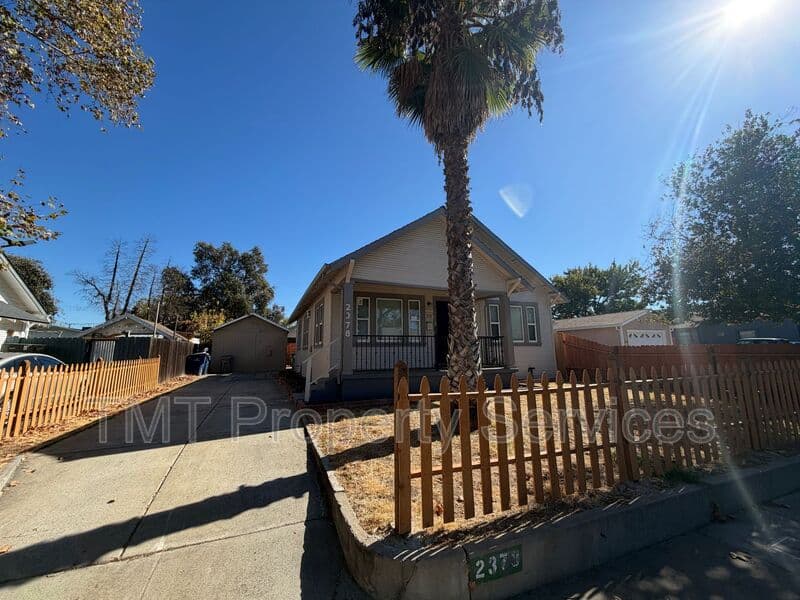 Sacramento House: 2378 Cambridge St.