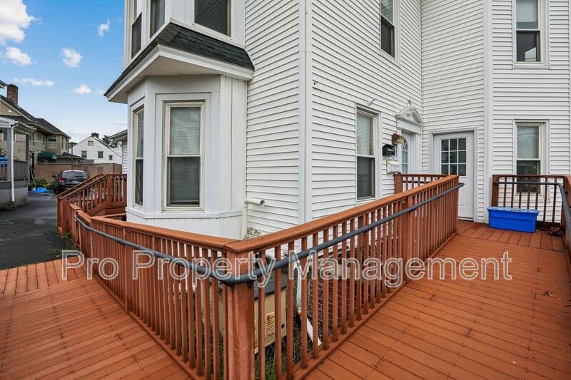 Danbury House: 4 Harmony St.