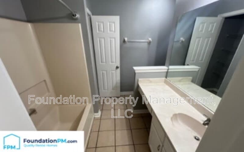 Cordova House: 1530 Estacada Way