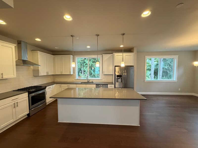 Sammamish House: 24743 Se 17th Pl