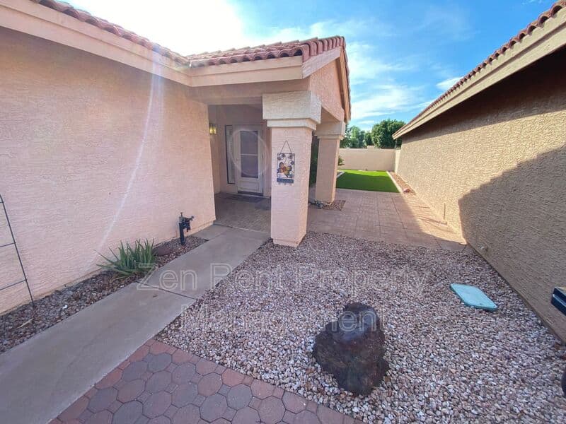 Gilbert House: 788 S Martinique Drive