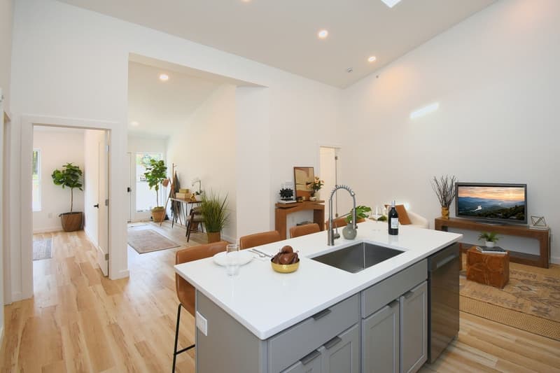Tillson Condo: 56 Grist Mill Road - 2